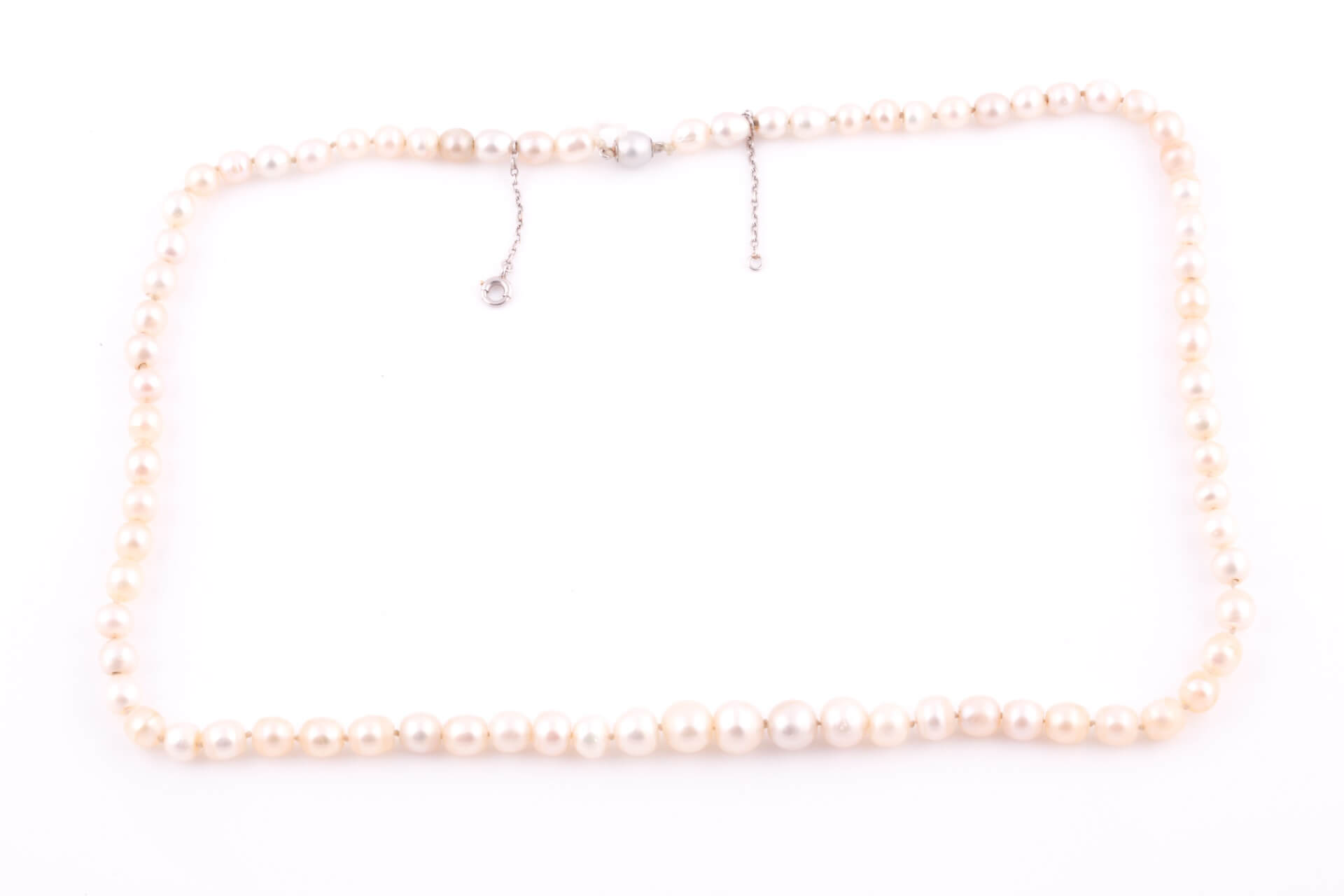 A strand of natural saltwater pearls
