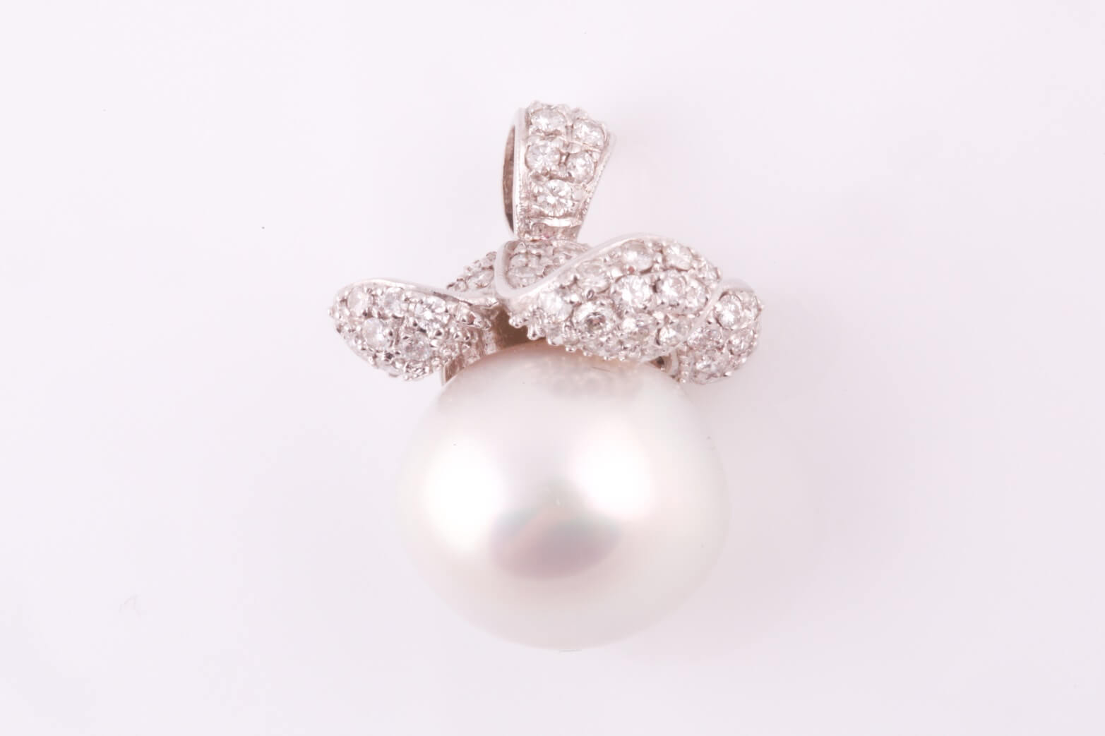 A South Sea pearl and diamond pendant