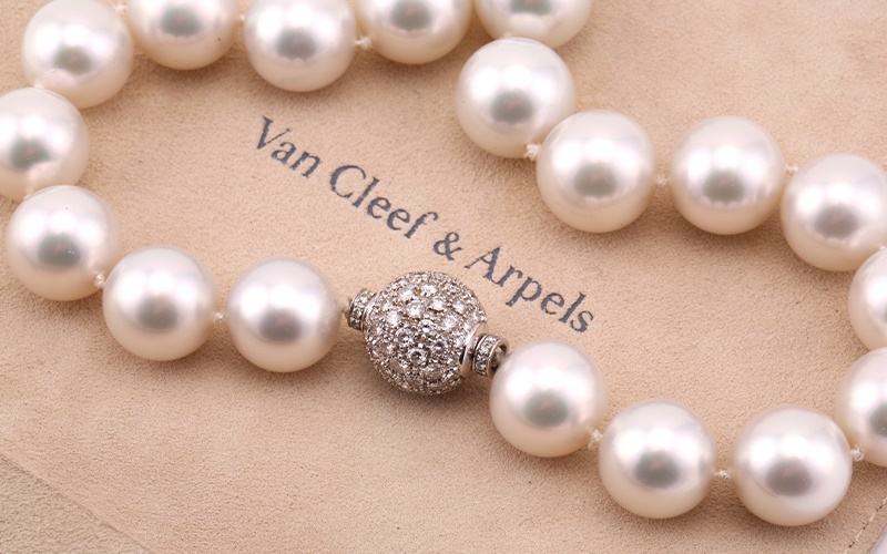 Van Cleef & Arpels South Sea Pearl Necklace