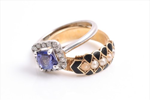 Lot 417 - An 18ct white gold, diamond, and tanzanite...