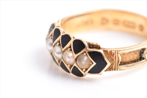 Lot 417 - An 18ct white gold, diamond, and tanzanite...