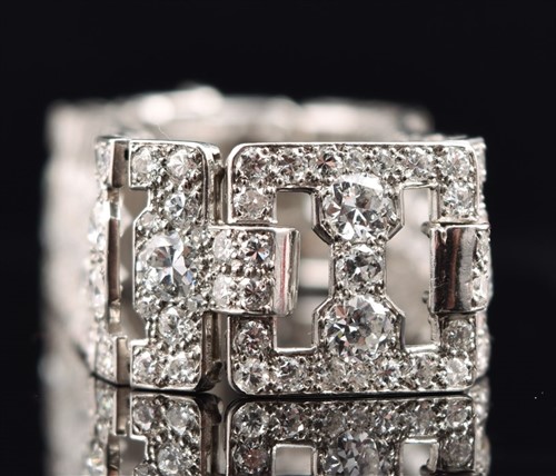 Lot 590 - Cartier, London. An Art Deco diamond bracelet...