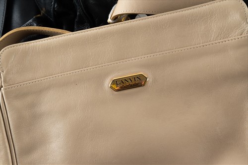 Lot 183 - A group of various ladies handbags including a...