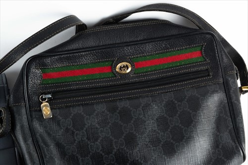 Lot 183 - A group of various ladies handbags including a...