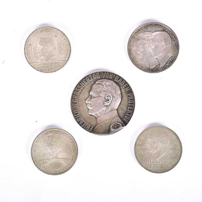 Lot 333 - A group of three coins dating from the Weimar...