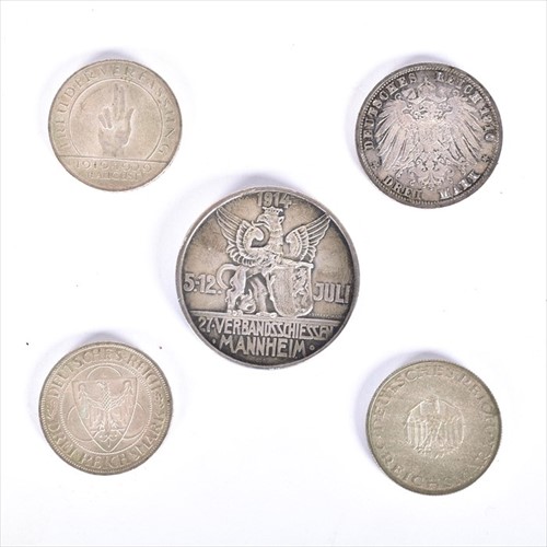 Lot 333 - A group of three coins dating from the Weimar...