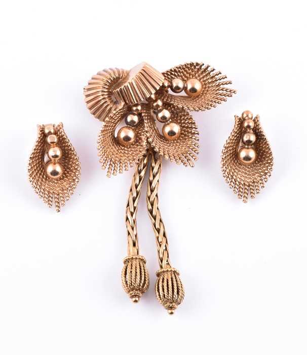 Lot 549 - Kutchinsky. A 9ct yellow gold foliate brooch...