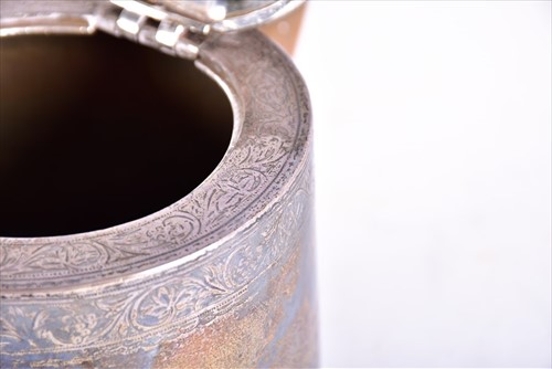 Lot 452 - A George III small silver teapot London 1797,...