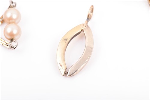 Lot 502 - A 14ct yellow goldÂ bracelet (a/f),Â broken...