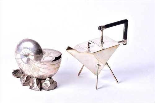 Lot 486 - A Modernist chrome teapot in the manner of...