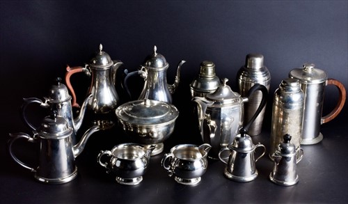 Lot 501 - A mixed group of silver plated items to...