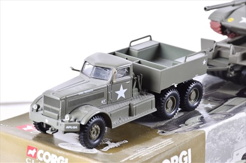 Lot 219 - A group of twelveÂ boxed Corgi Classics...