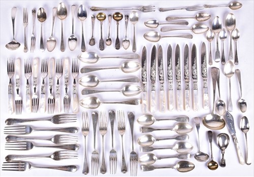 Lot 471 - A mixed lot of 19th century and later silver...