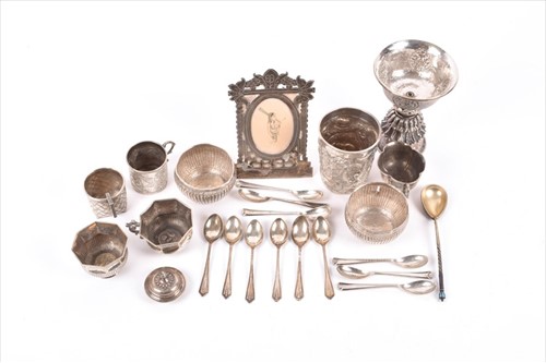 Lot 456 - A group of various silver and white metal...