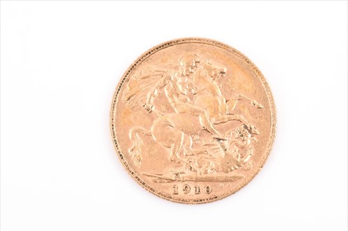 Lot 370 - An Edward VII sovereign dated 1910.