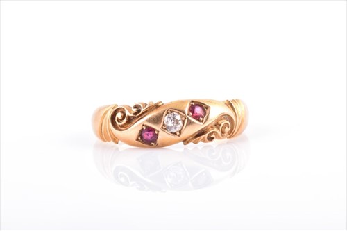 Lot 539 - A late Victorian 18ct yellow gold gypsy ring...