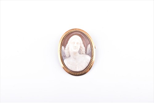 Lot 670 - A late 19th / early 20th century cameo brooch...