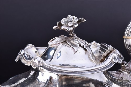 Lot 362 - A Victorian silver teapot London 1845, by...