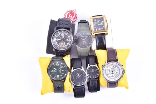 Lot 422 - A group of seven assorted watches comprising...
