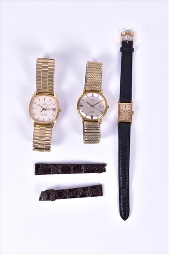 Lot 442 - A group of three wristwatches including an...