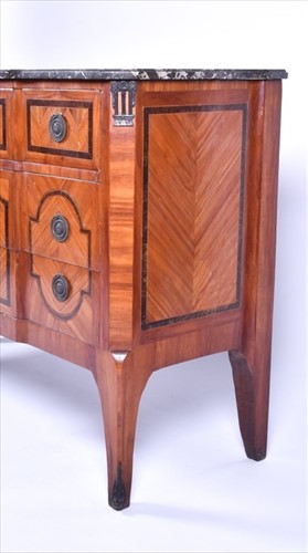 Lot 14 - An 18th century French kingwood and parquetry...