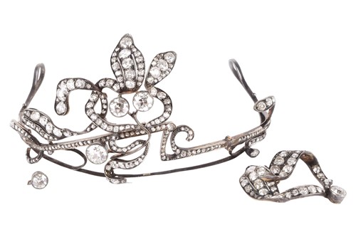 Lot 555 - A late 19th / early 20th century diamond tiara...