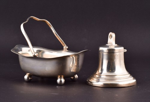 Lot 458 - A George V silver sugar basket Sheffield 1923,...