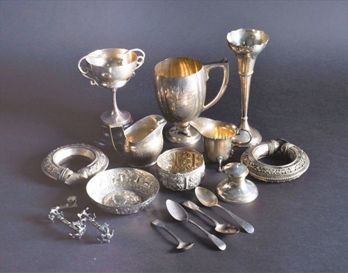 Lot 461 - An early 20th century silver medal cup by...