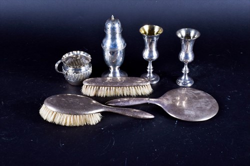 Lot 466 - A small collection of silver Â to include a...