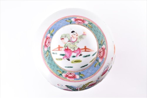 Lot 145 - A large Chinese famille rose ginger jar and...