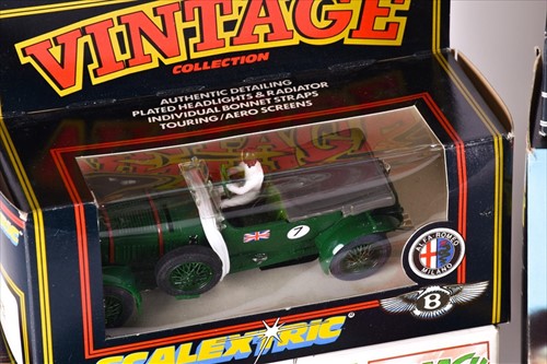 Lot 266 - A good collection of vintage Scalextric boxed...