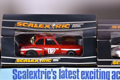 Lot 266 - A good collection of vintage Scalextric boxed...