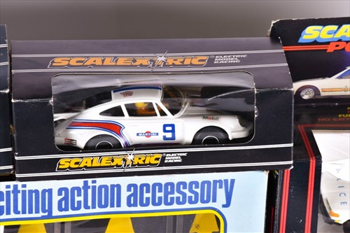 Lot 266 - A good collection of vintage Scalextric boxed...