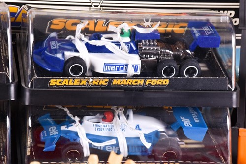 Lot 266 - A good collection of vintage Scalextric boxed...