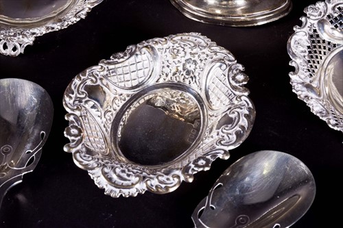 Lot 485 - A pair of George V silver servers Birmingham...