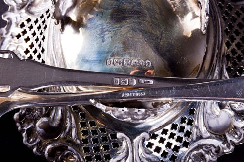 Lot 485 - A pair of George V silver servers Birmingham...