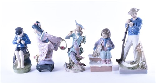 Lot 252 - A small collection of three Lladro porcelain...