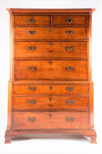 Lot 121 - A fine George III oak chest on chest with...