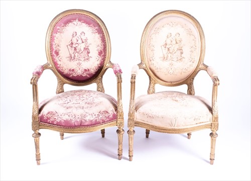 Lot 85 - A pair of 20th century giltwood fauteuils in...
