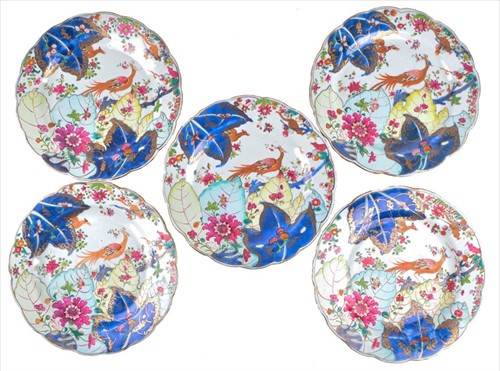 Lot 129 - A set of five Qianlong export porcelain...