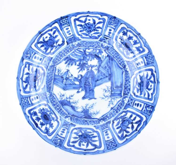 Lot 66 - A Chinese blue and white kraak porcelain...