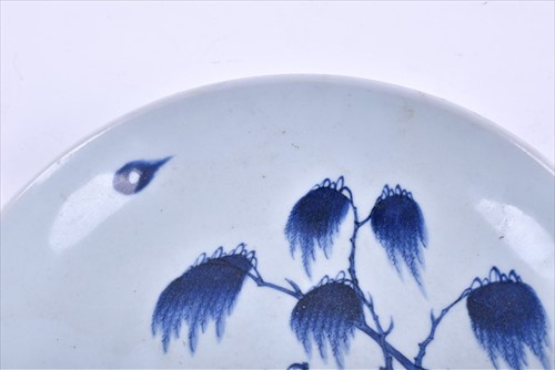 Lot 156 - A Chinese Qing dynasty blue and white...