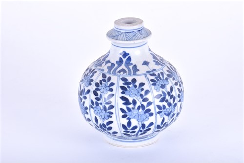 Lot 157 - A Chinese Kangxi period blue and white vase of...