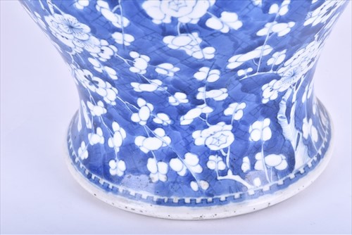 Lot 163 - A large Chinese Qing dynasty blue and white...