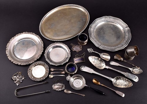 Lot 395 - A 20th century Italian silver oval tray by...