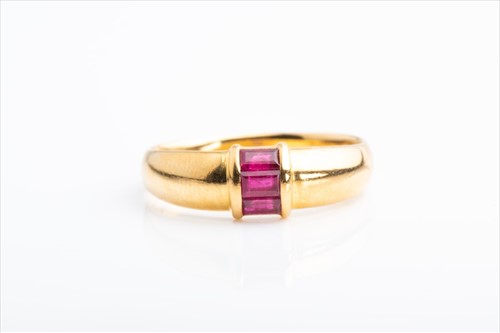 Lot 472 - Tiffany & Co. An 18ct yellow gold and ruby...