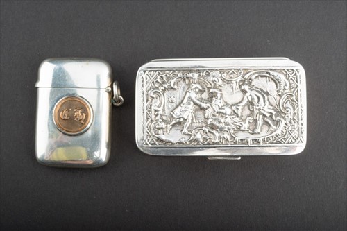 Lot 394 - A late Victorian silver snuff box London 1900,...