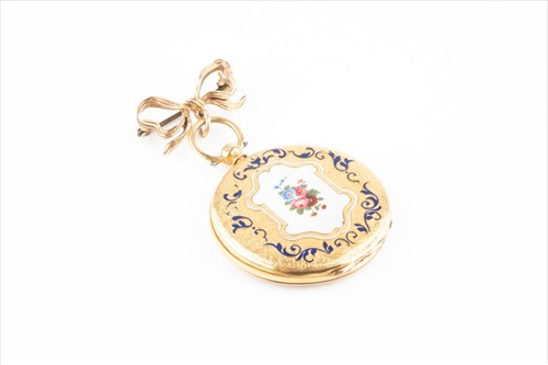 Lot 336 - A Continental 18ct gold and enamel ladies...