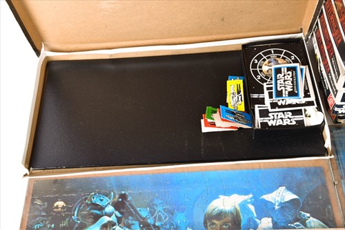 Lot 297 - A group of vintage 1980s Star Wars jigsaw...