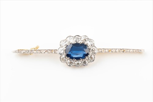 Lot 444 - An early 20th century sapphire and diamond bar...